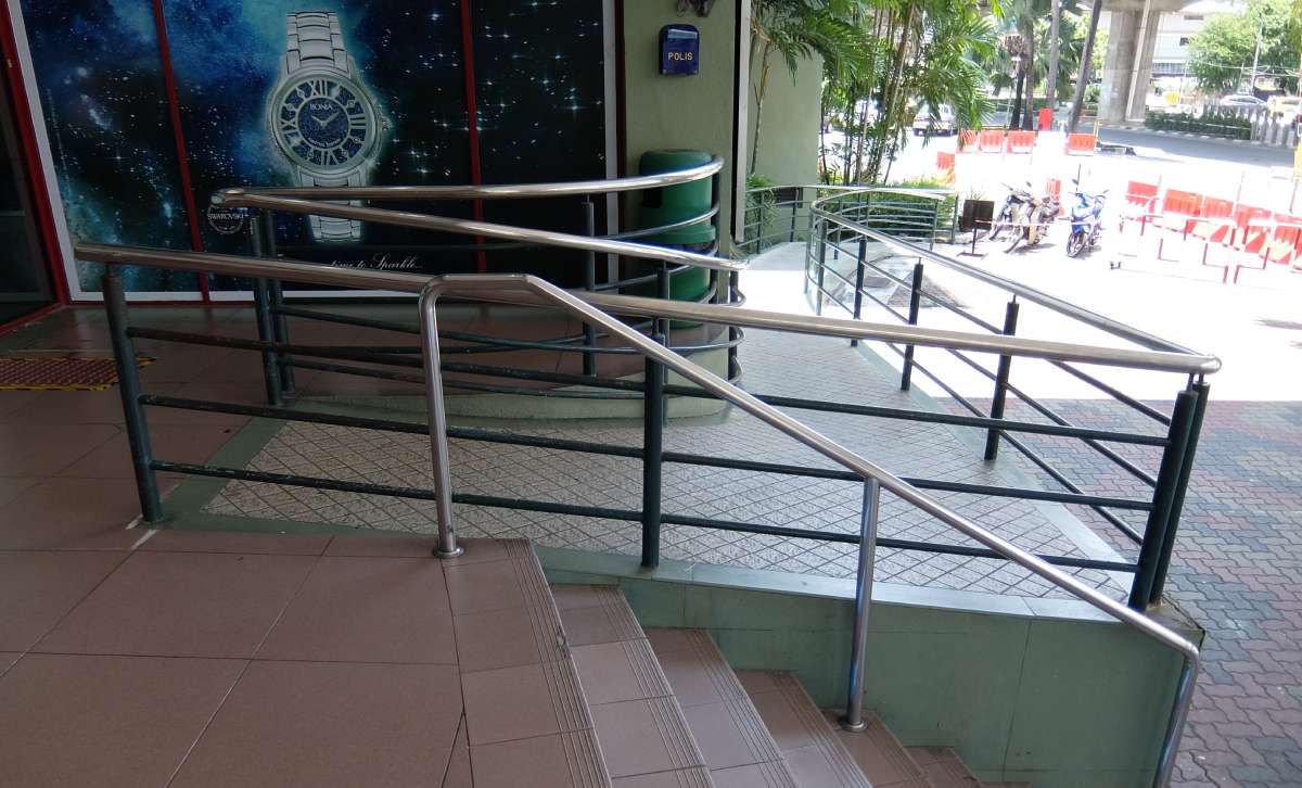 American’s with Disabilities Act standards for installing handicap railing for businesses in Honolulu, HI.